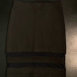 Brand new black H&M skirt!!! Lighting makes it look like 2 colors but it’s not